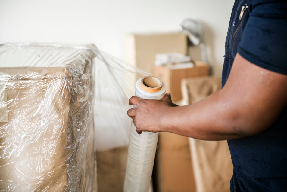 تغليف وفك وتركيب الأثاث